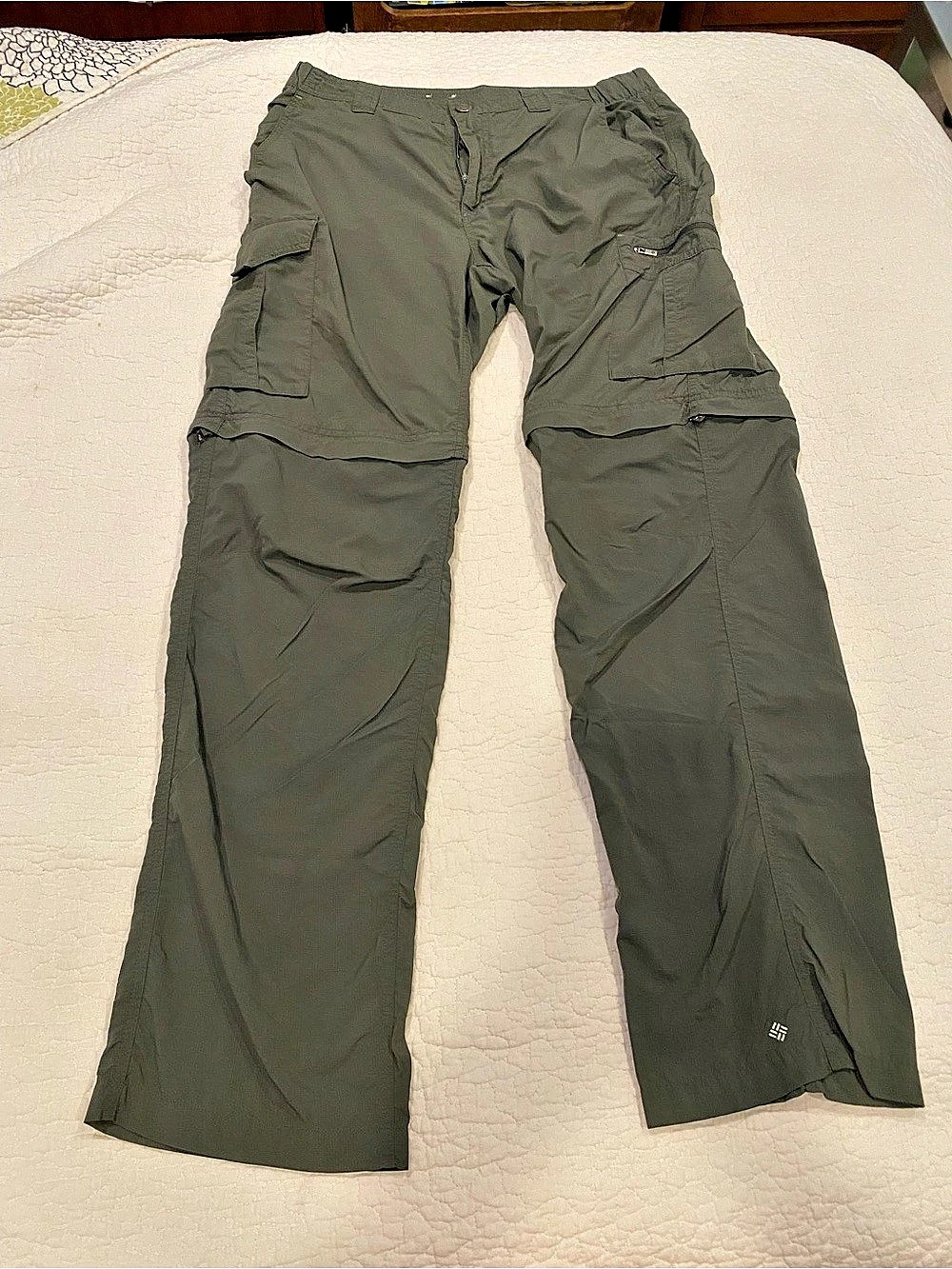 Columbia Men's Omni Shade Convertible Cargo Pants in Dark Army Green